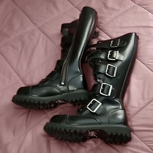 Demonia 20-hole boots